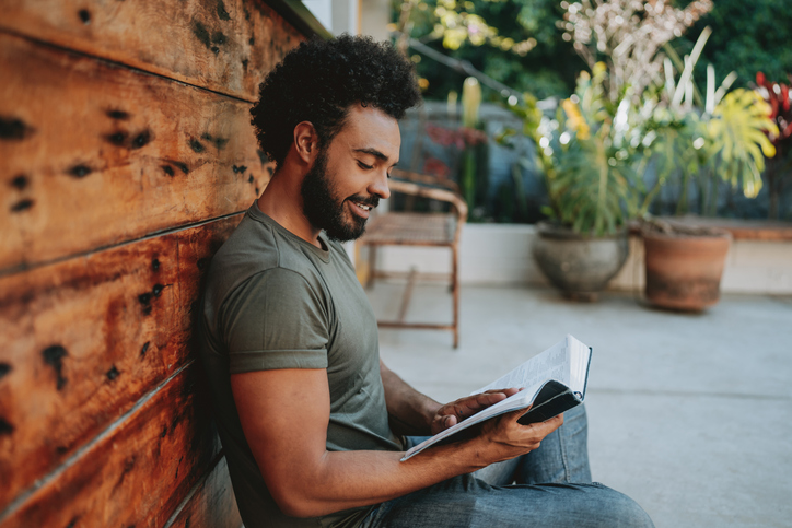 manreadingbible